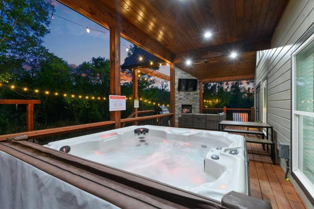 Willa Under The Stars - Secluded, Hot Tub, Firepit, Games Broken Bow Zewnętrze zdjęcie